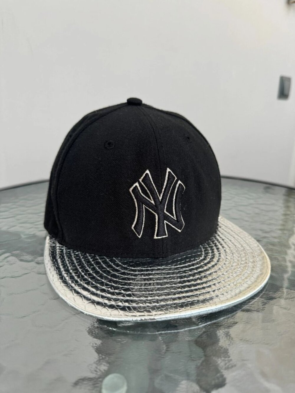 New Era New York Yankees "Metallic Slither" 59FIFTY Fitted Hat